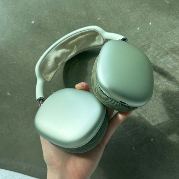 Apple AirPods Max - Picture 3 of 9